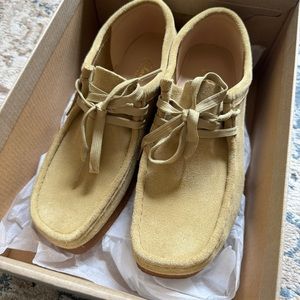 Clarks Women’s Wallabee 2 in Maple Suede - size 8.5